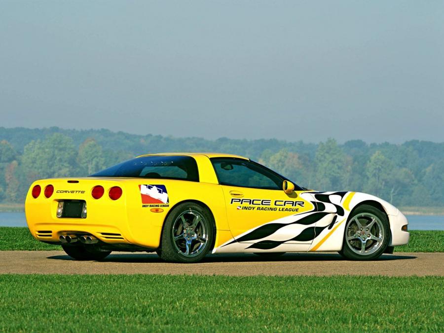  Chevrolet Corvette IRL Pace Car 2002 года  (фото 2 из 3)